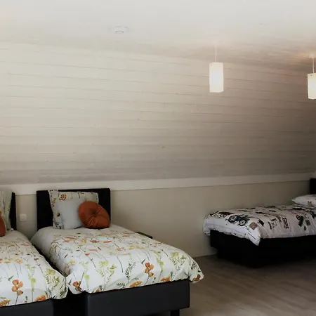 Bibi's Boerderij Oda ve Kahvaltı Veurne